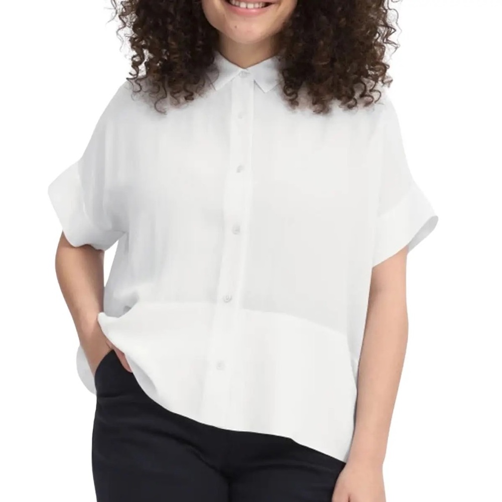 EVERLANE: The Clean 100% Silk Short-Sleeve Square Shirt, size 00.
